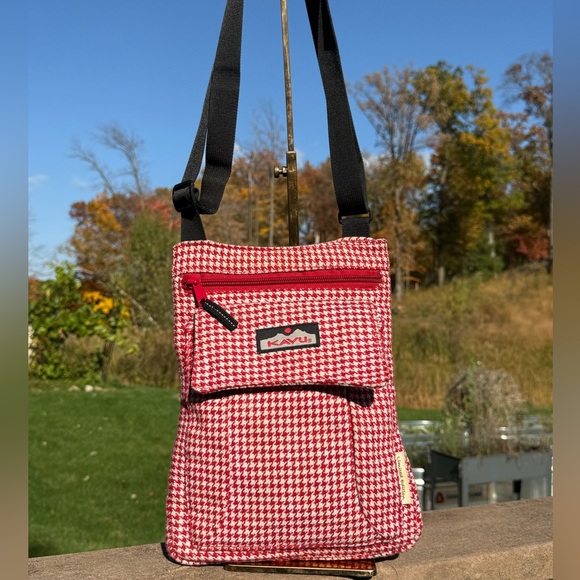 Kavu Handbags - GUC! KAVU Red Houndstooth Wool Vintage Limited Edition Crossbody Bag